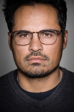 Michael Peña Image