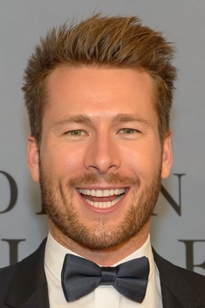 Glen Powell Image